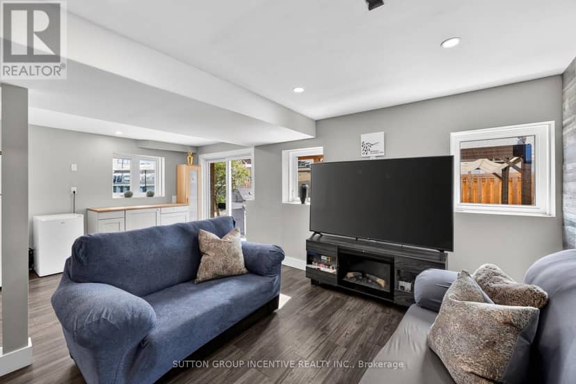 60 Succession Crescent — photo 22 of 40