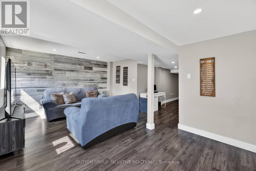 60 Succession Crescent — photo 23 of 40