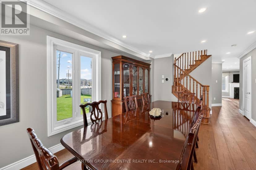 60 Succession Crescent — photo 8 of 40