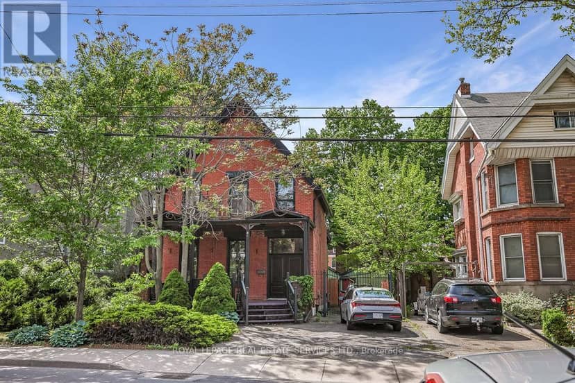 100 Wentworth Street S — photo 32 of 37