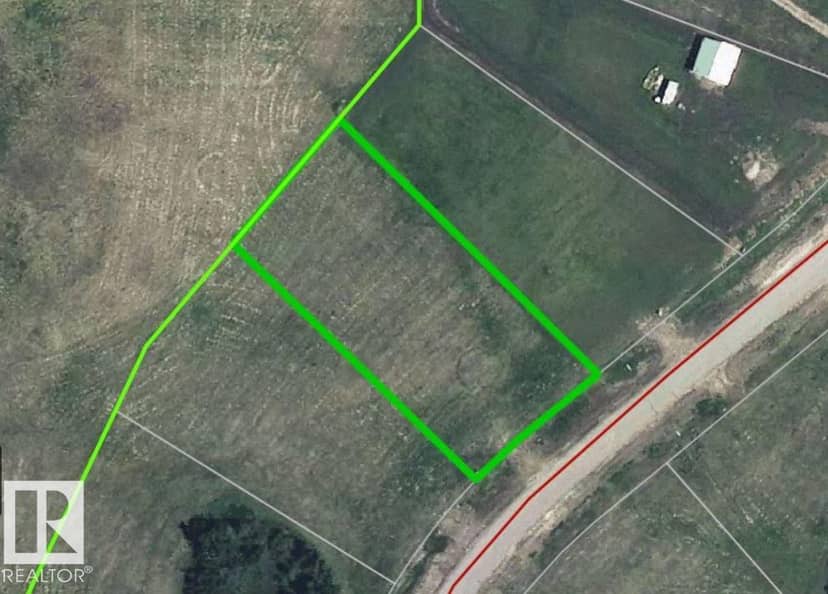 805 56316 RR 113, Rural St. Paul County, photo 2