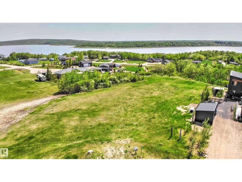 818 56316 RR 113, Rural St. Paul County