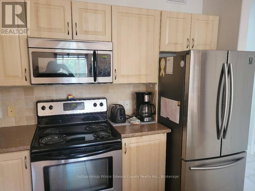 5 - 16 Lane Avenue — photo 11 of 40