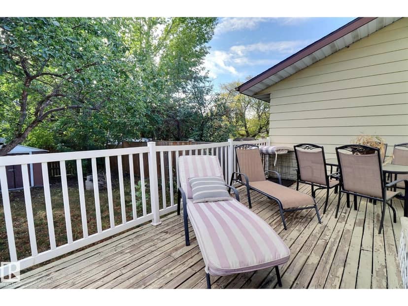 5315 39 AV NW — photo 16 of 23