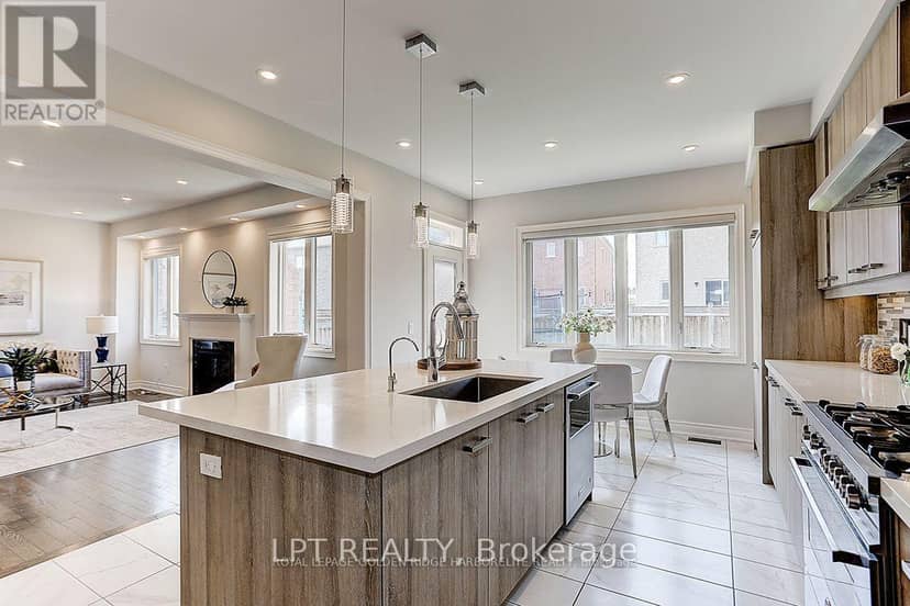 12 Baleberry Crescent — photo 13 of 32