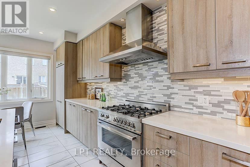12 Baleberry Crescent — photo 14 of 32