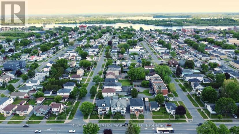 909/911 Second Street E — photo 12 of 18
