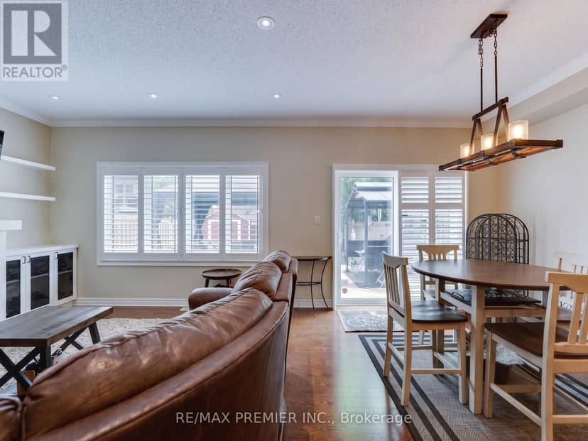 12 Pearcey Crescent — photo 3 of 4