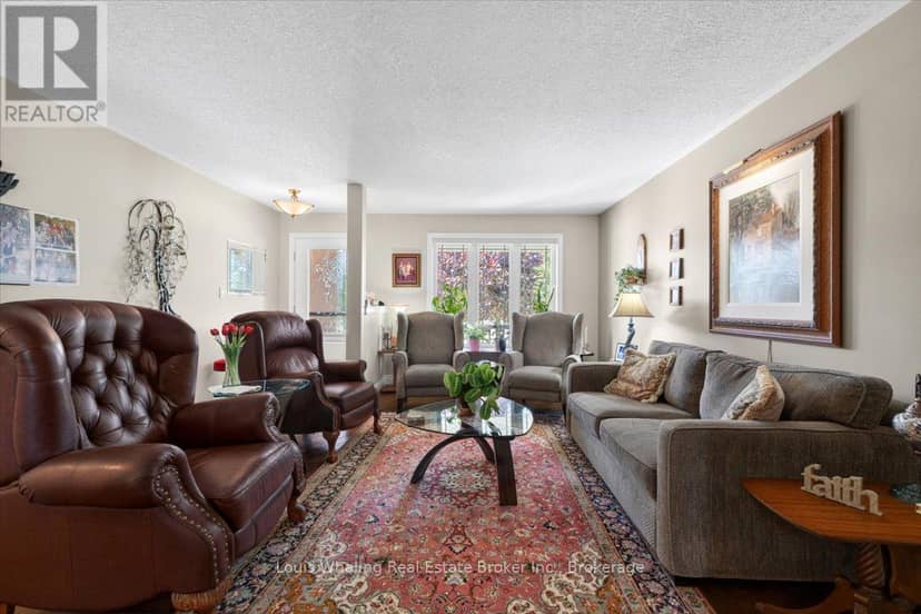113 B 13th Avenue — photo 3 of 22