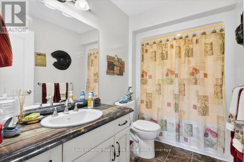113 B 13th Avenue — photo 9 of 22