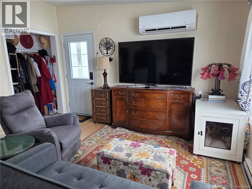 36 Hayward Lane — photo 6 of 34