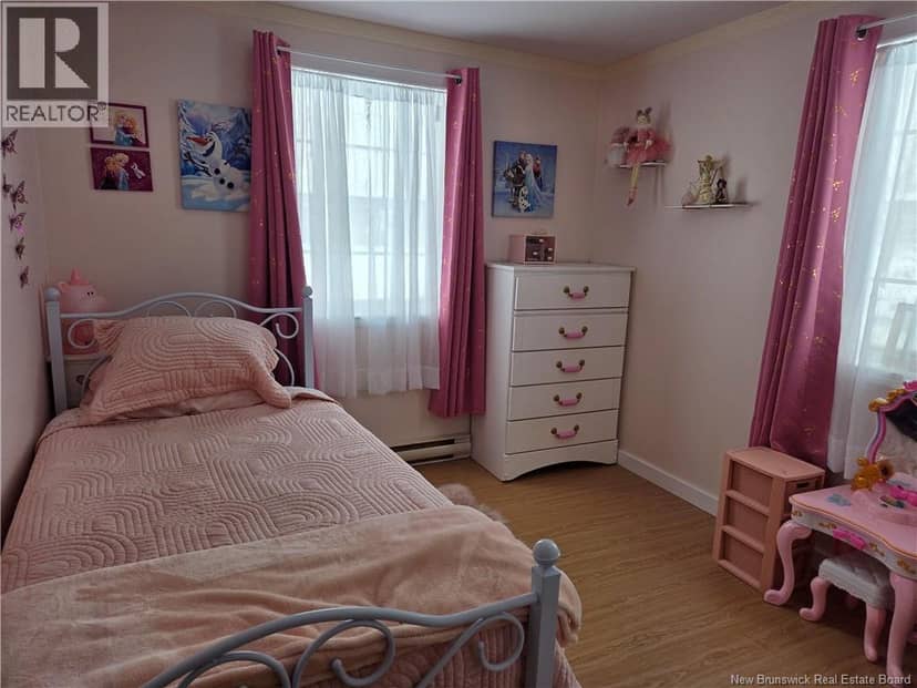 36 Hayward Lane — photo 17 of 34
