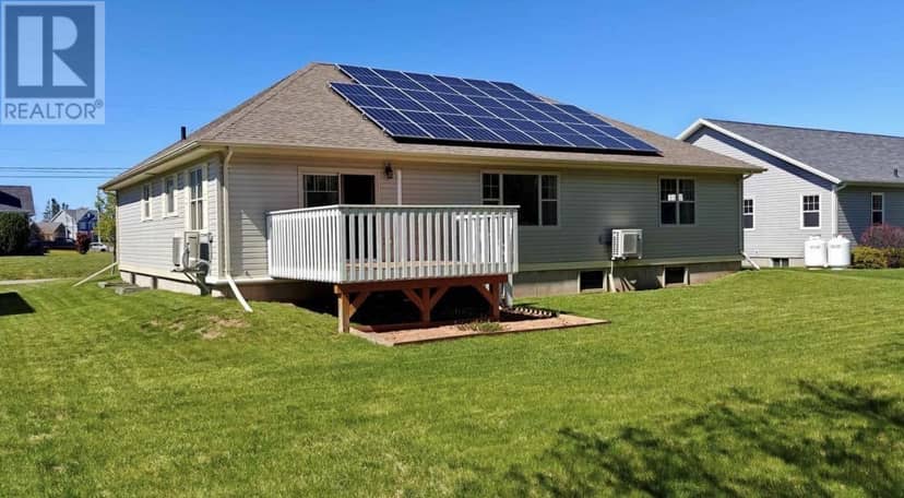 65 Southampton Drive — photo 2 of 30