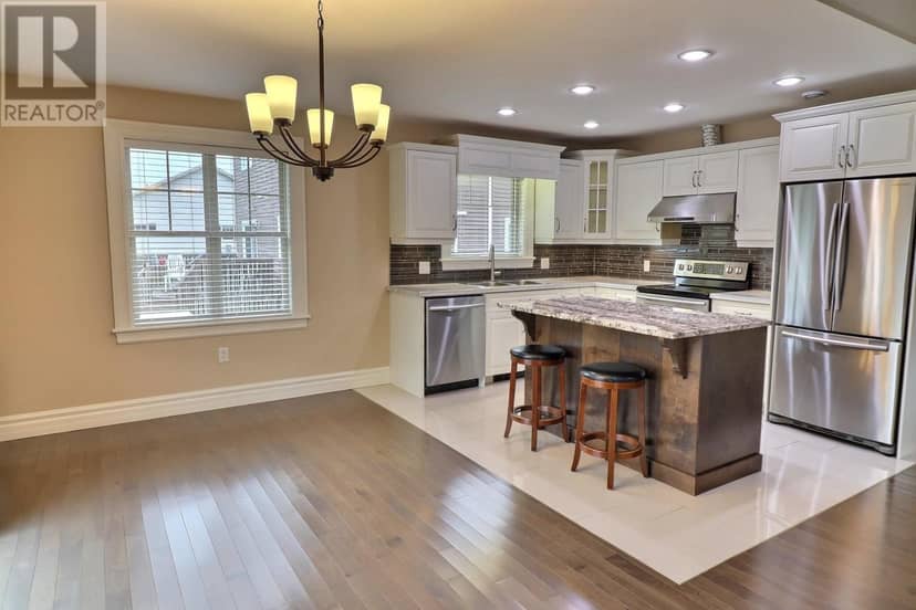 65 Southampton Drive — photo 3 of 30
