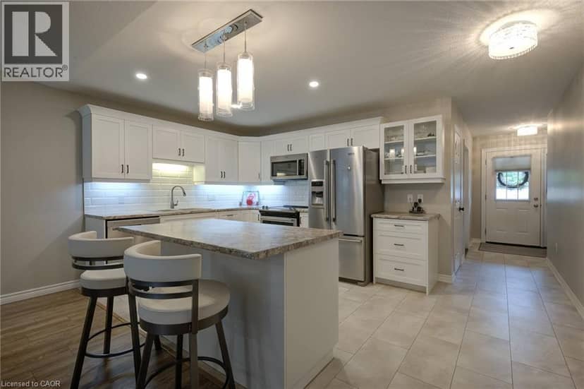51 DEVON Drive — photo 10 of 40