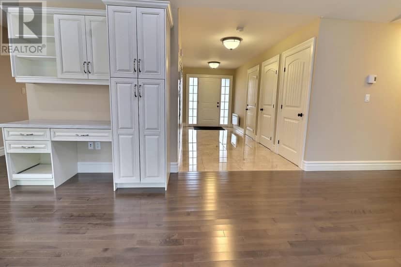 65 Southampton Drive — photo 13 of 30