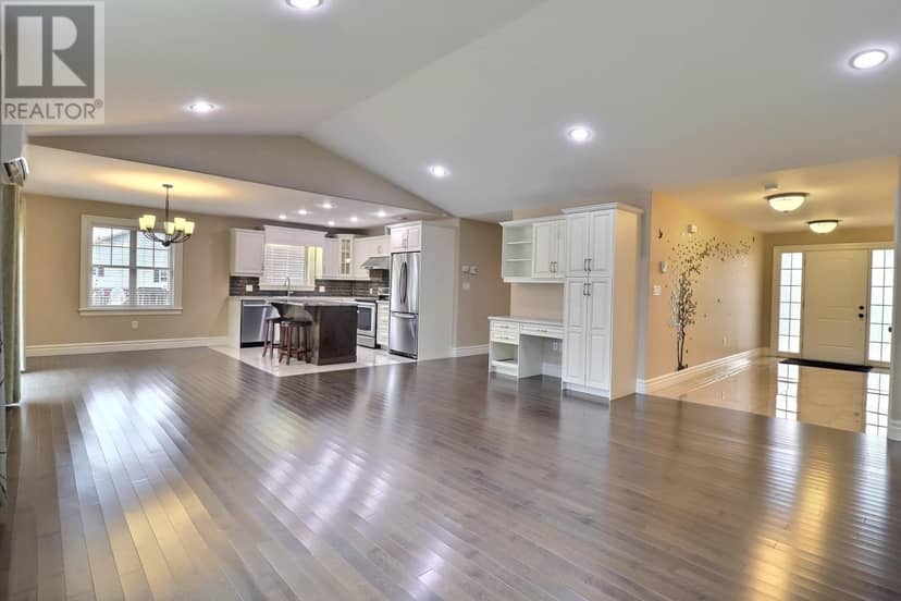 65 Southampton Drive — photo 15 of 30