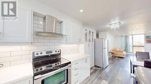 806 - 4673 Jane Street — photo 4 of 8
