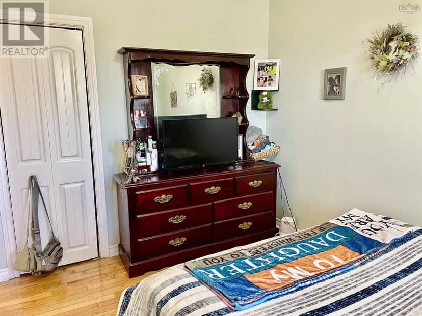 91 Meech Avenue — photo 14 of 17