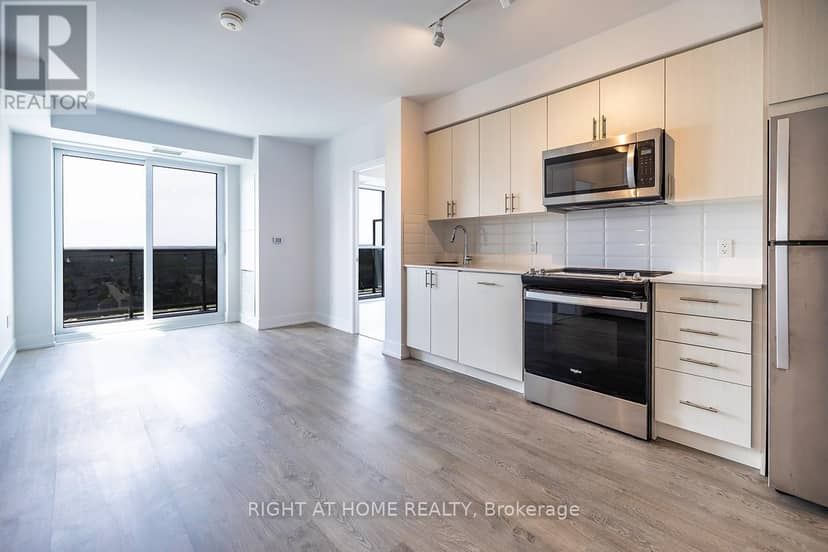 1804 - 2550 Simcoe Street N — photo 4 of 23