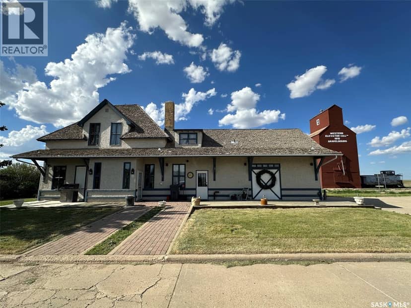 700 Main STREET E, Gravelbourg, photo 2