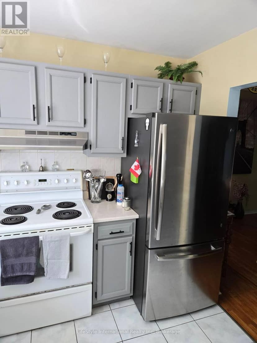 16 - 201 Silvercreek Parkway N, Guelph, photo 4