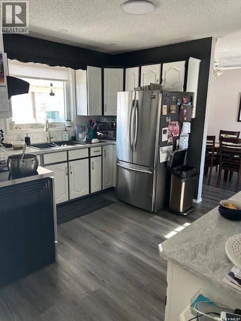 727 4th STREET — photo 17 of 40