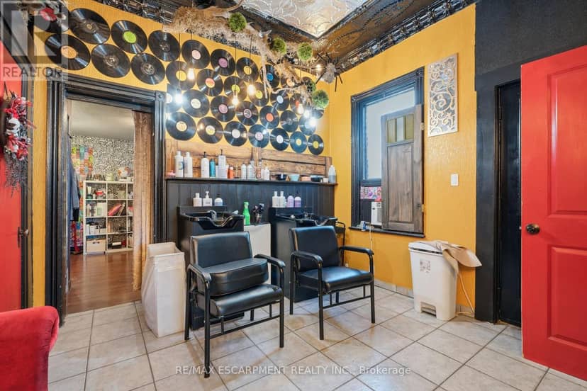 355 Barton Street E — photo 10 of 31