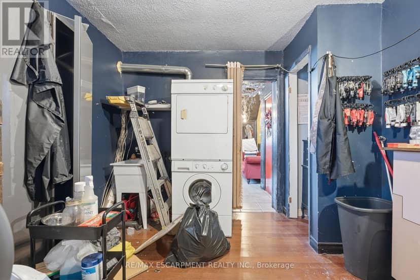 355 Barton Street E — photo 14 of 31
