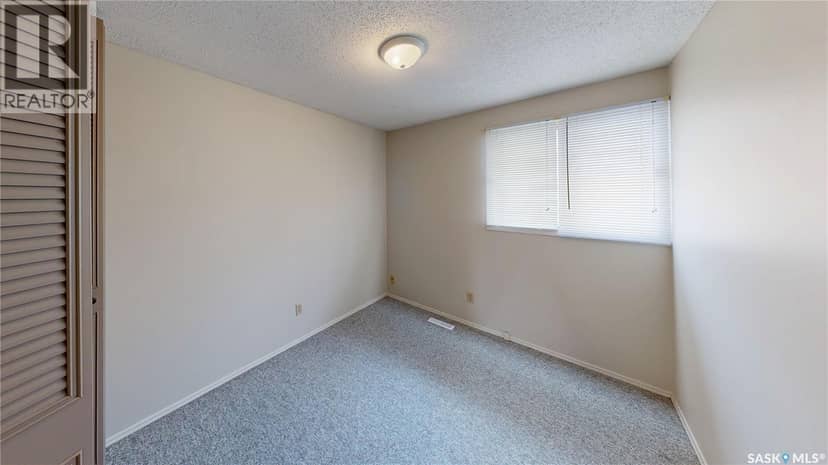 6 Mackenzie MEWS — photo 21 of 33