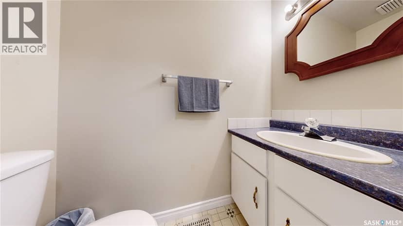 6 Mackenzie MEWS — photo 12 of 33
