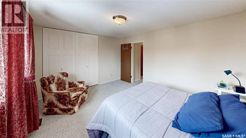 6 Mackenzie MEWS — photo 15 of 33