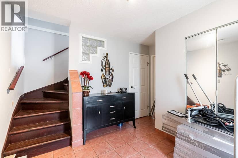 1868 COQUITLAM AVENUE, Port Coquitlam, photo 3