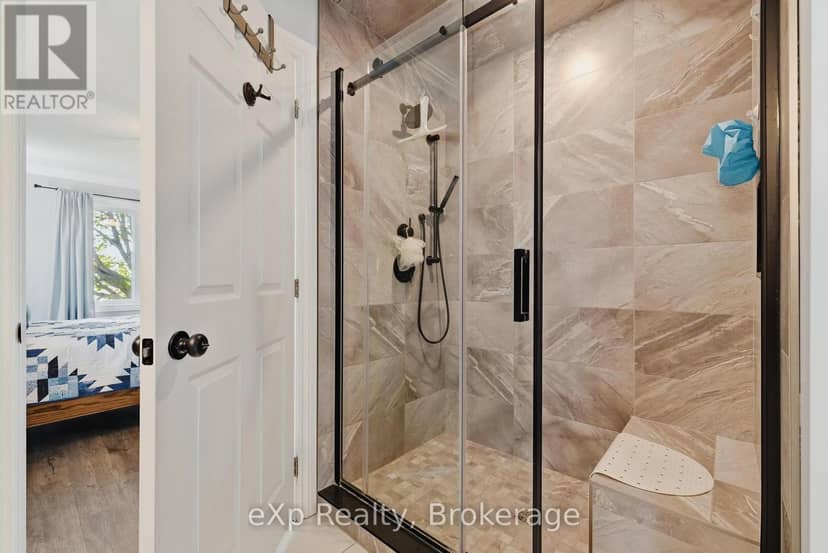 100 Harris Crescent — photo 26 of 40