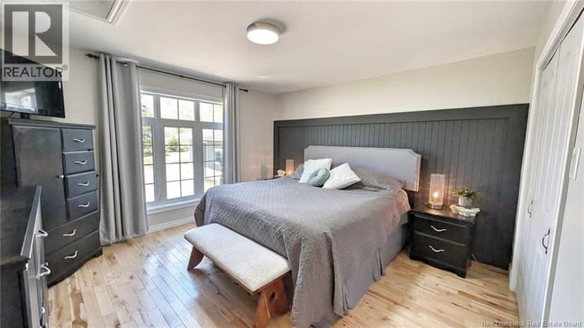948 Rue des Chalets Street — photo 5 of 15