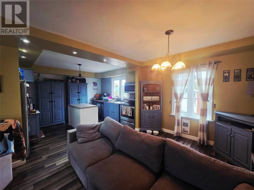 68 Whiteway Drive — photo 8 of 20