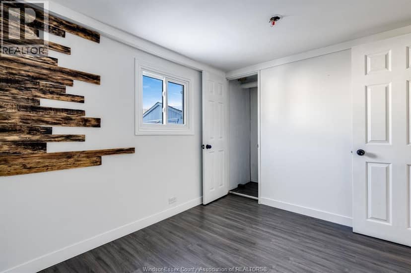 4 Cedar CRESCENT — photo 14 of 18