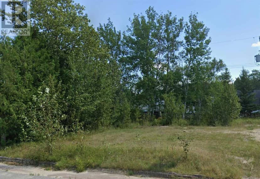 8 Wenonah DR — photo 3 of 3
