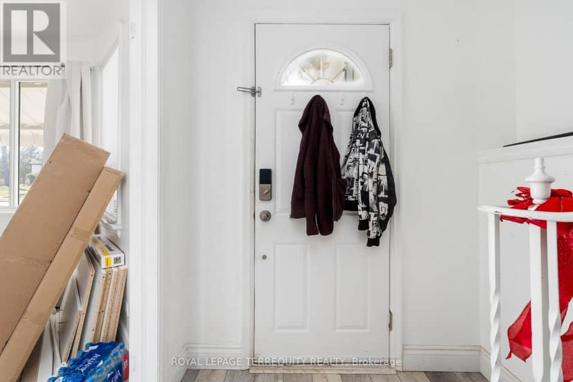 64 Pelmo Crescent, Toronto, photo 2