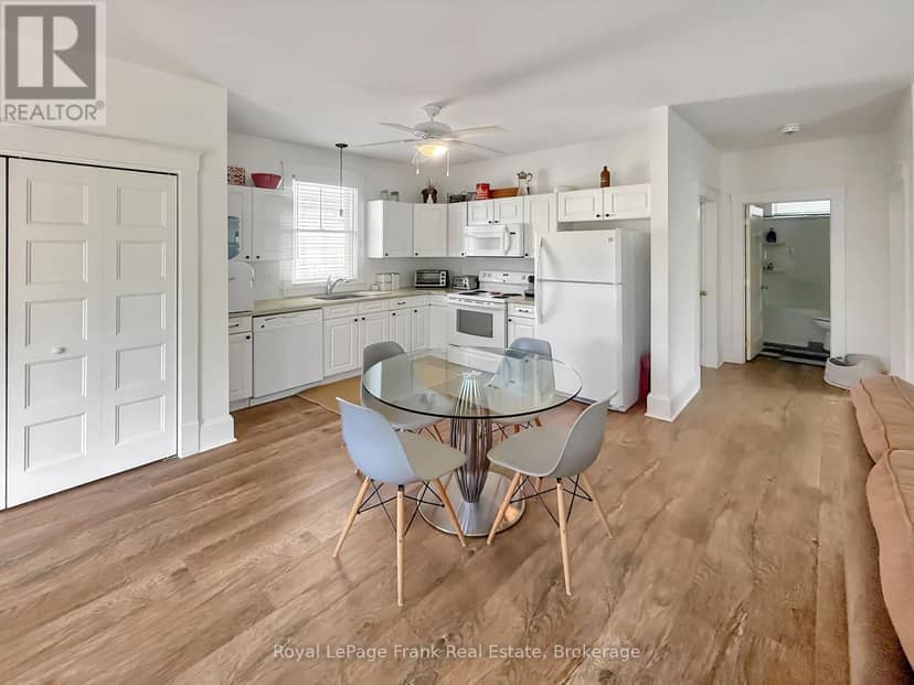 85 - 87 Butternut Lane — photo 12 of 40