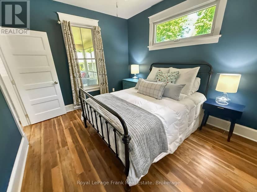 215 - 5 Hollow Lane — photo 15 of 40