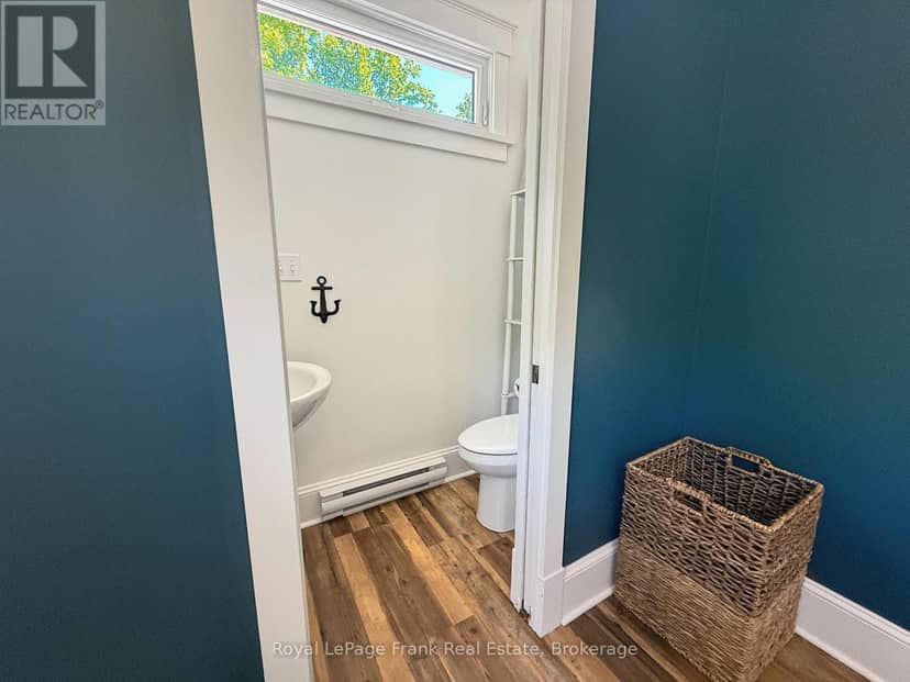 215 - 5 Hollow Lane — photo 16 of 40