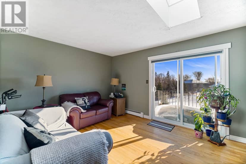 10 152 Maypoint Road — photo 5 of 15
