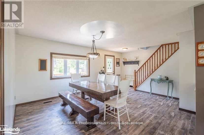1026 Dewey Street — photo 13 of 40