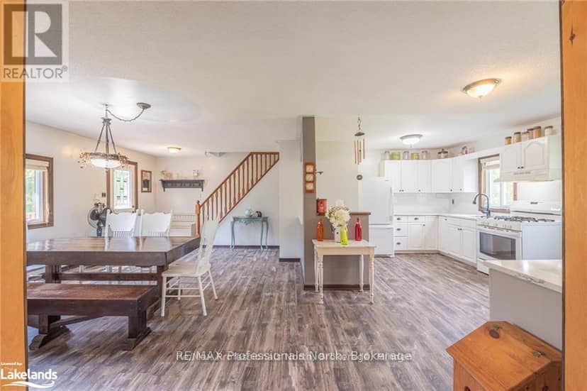 1026 Dewey Street — photo 14 of 40