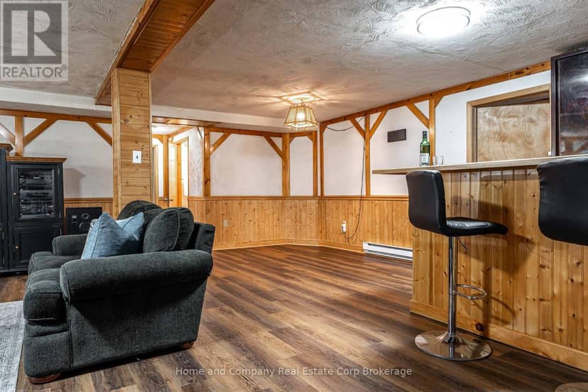 50 Dufferin Street — photo 28 of 40