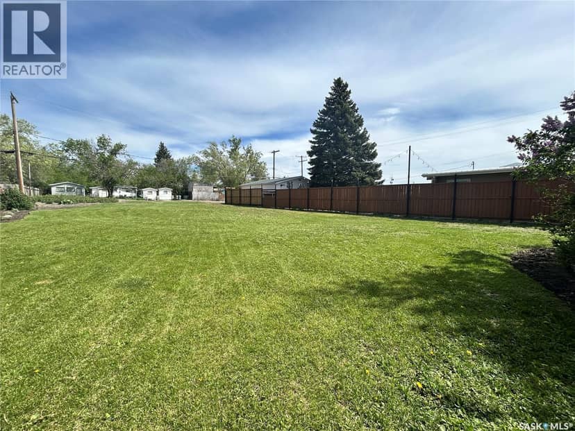 222 Osborne AVENUE — photo 1 of 5