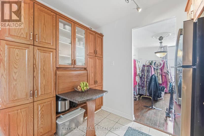 1706 - 20 Mississauga Valley Boulevard — photo 17 of 40