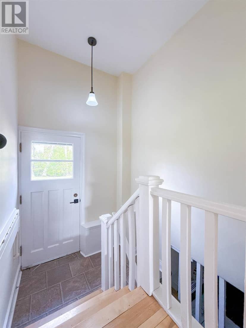 240C North River Road — photo 2 of 40