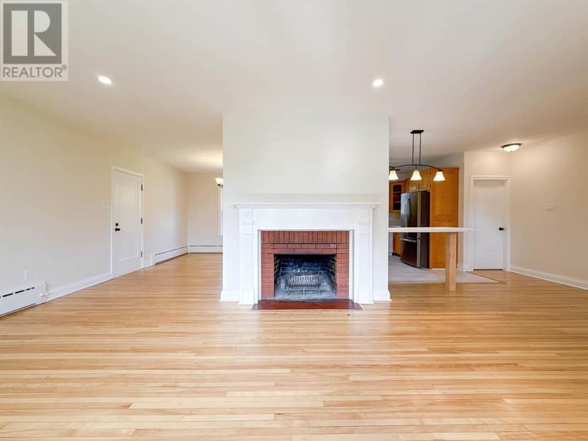 240C North River Road — photo 5 of 40